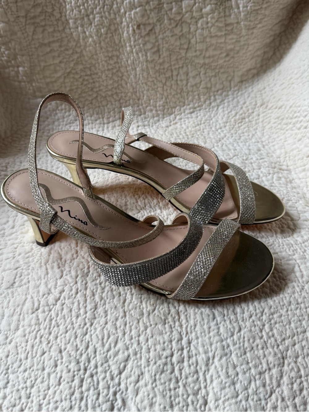 Nina Size 8.5 Gold Silver Rhinestone Strappy Low Heel Evening Sandals